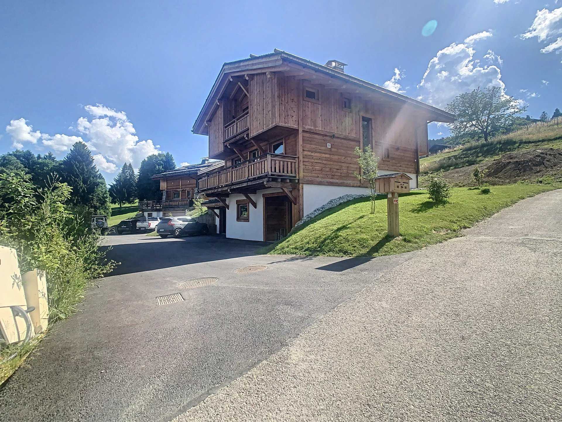 House in Combloux, Auvergne-Rhone-Alpes 11871762