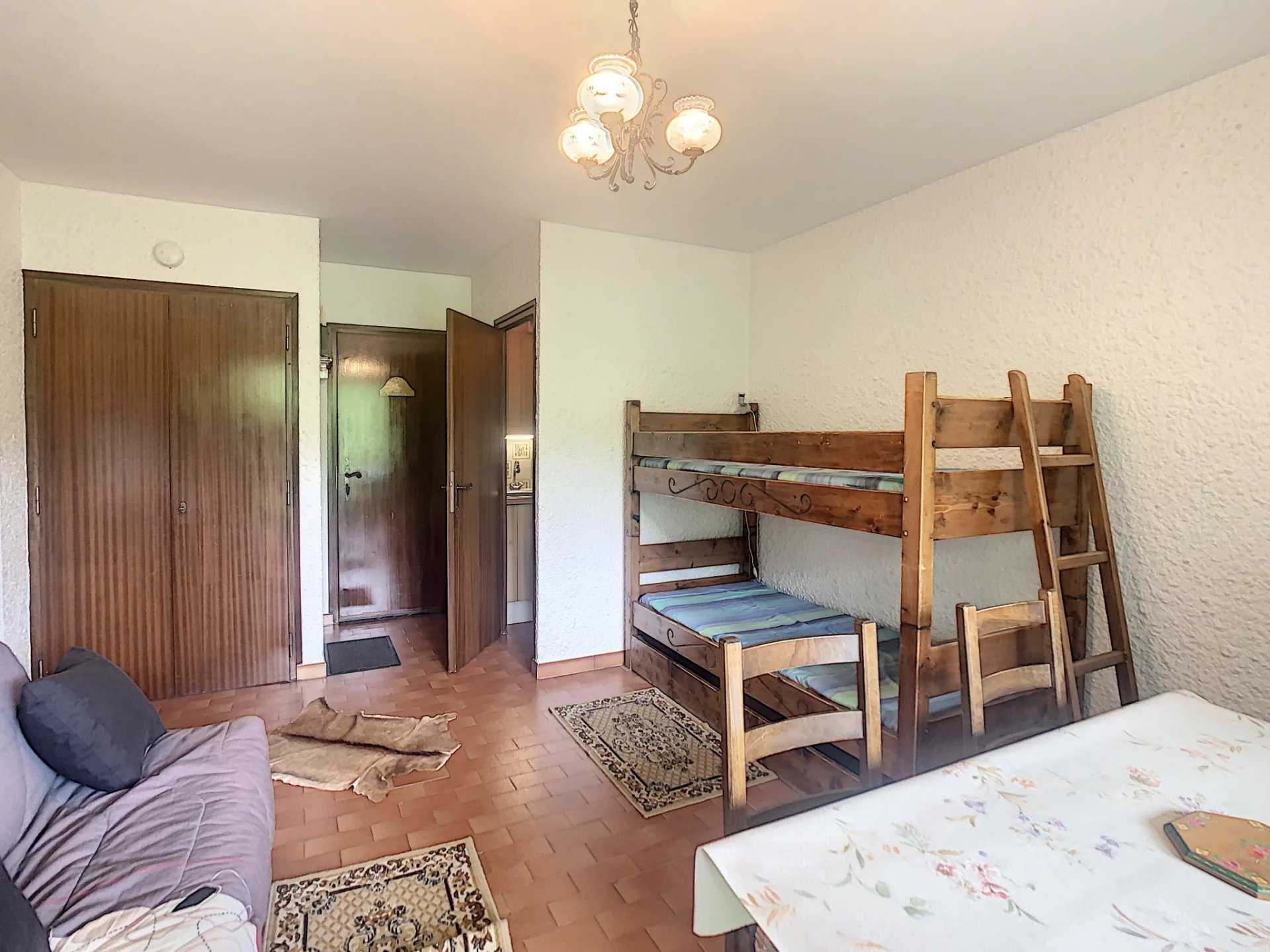 公寓 在 孔布卢, 奥弗涅-罗纳-阿尔卑斯大区 11871769