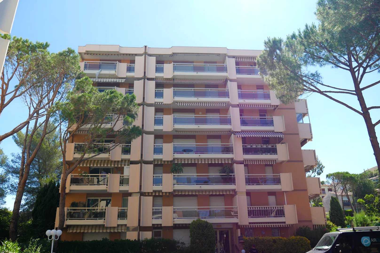 Eigentumswohnung im Saint-Raphael, Provence-Alpes-Côte d'Azur 11871808