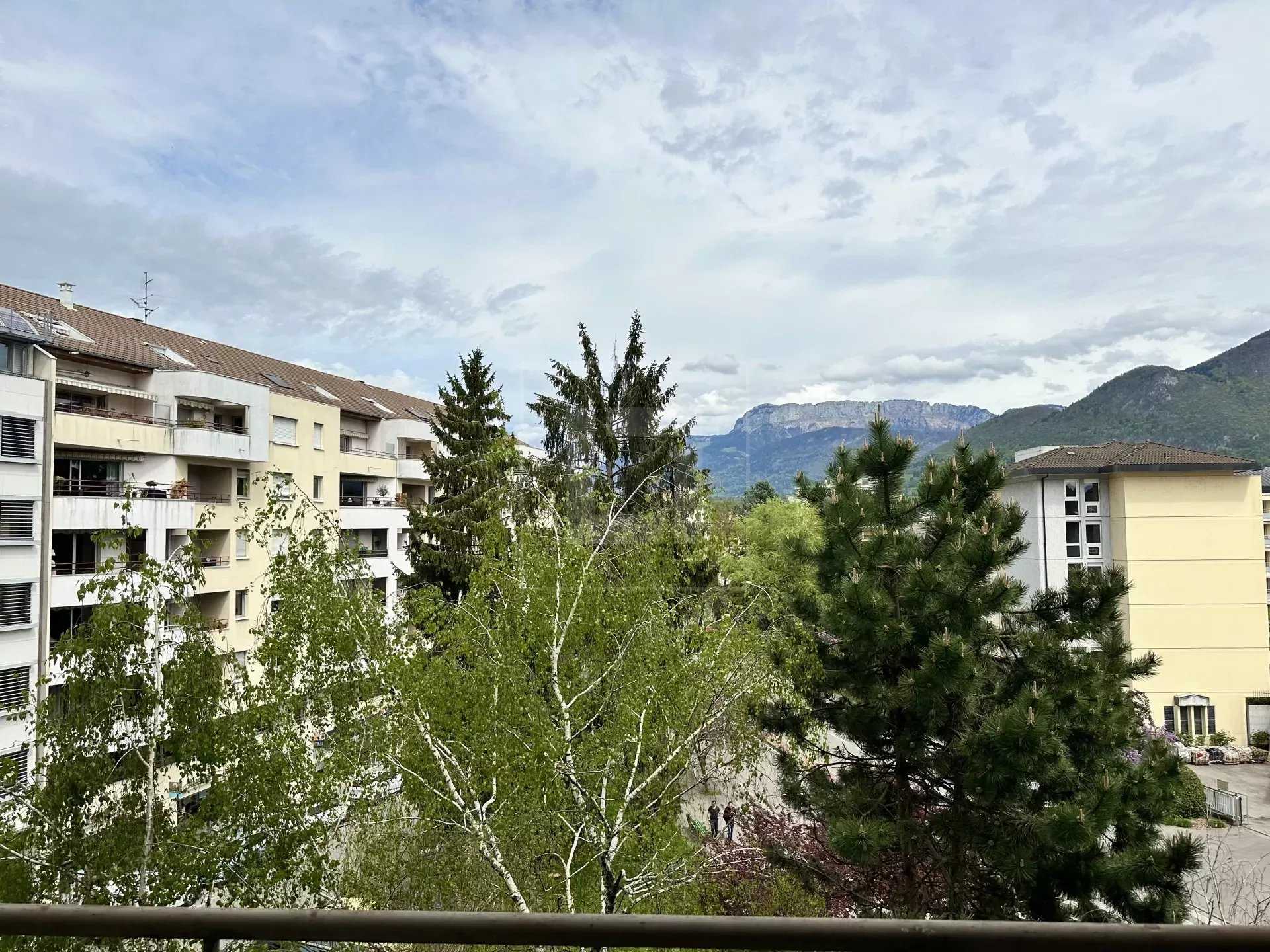 מגורים ב Annecy, Haute-Savoie 11871874