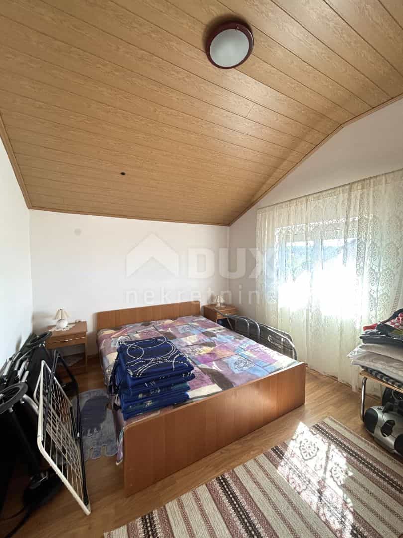 بيت في Gornji Karin, Zadar County 11872322