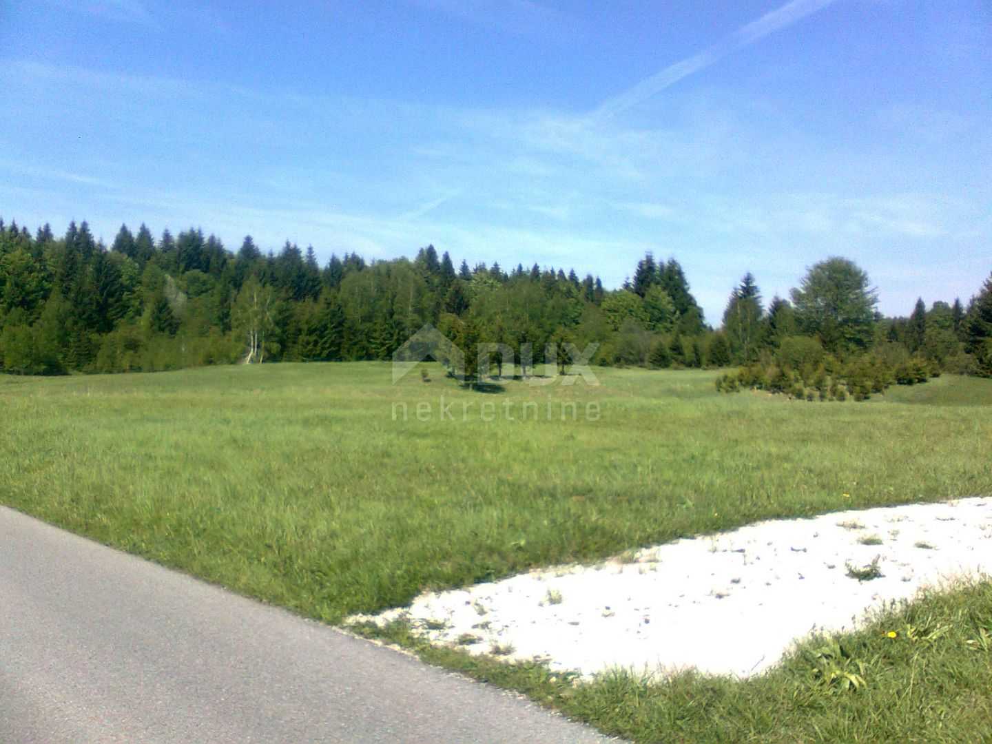 土地 在 Ravna Gora, Primorsko-Goranska Zupanija 11872325