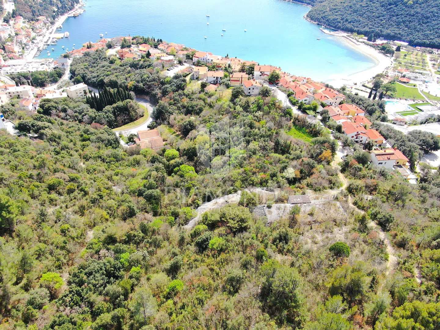 Commercial in Rabac, Istria County 11872485
