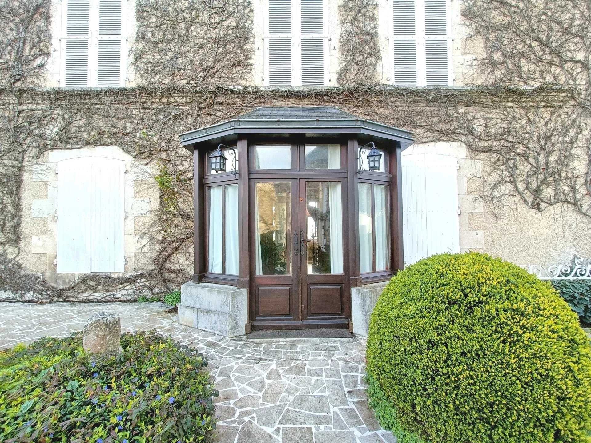 Dom w Champigny-le-Sec, Nouvelle-Aquitaine 11872631