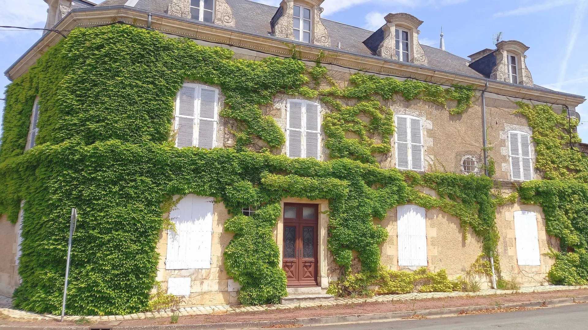Dom w Champigny-le-Sec, Nouvelle-Aquitaine 11872631