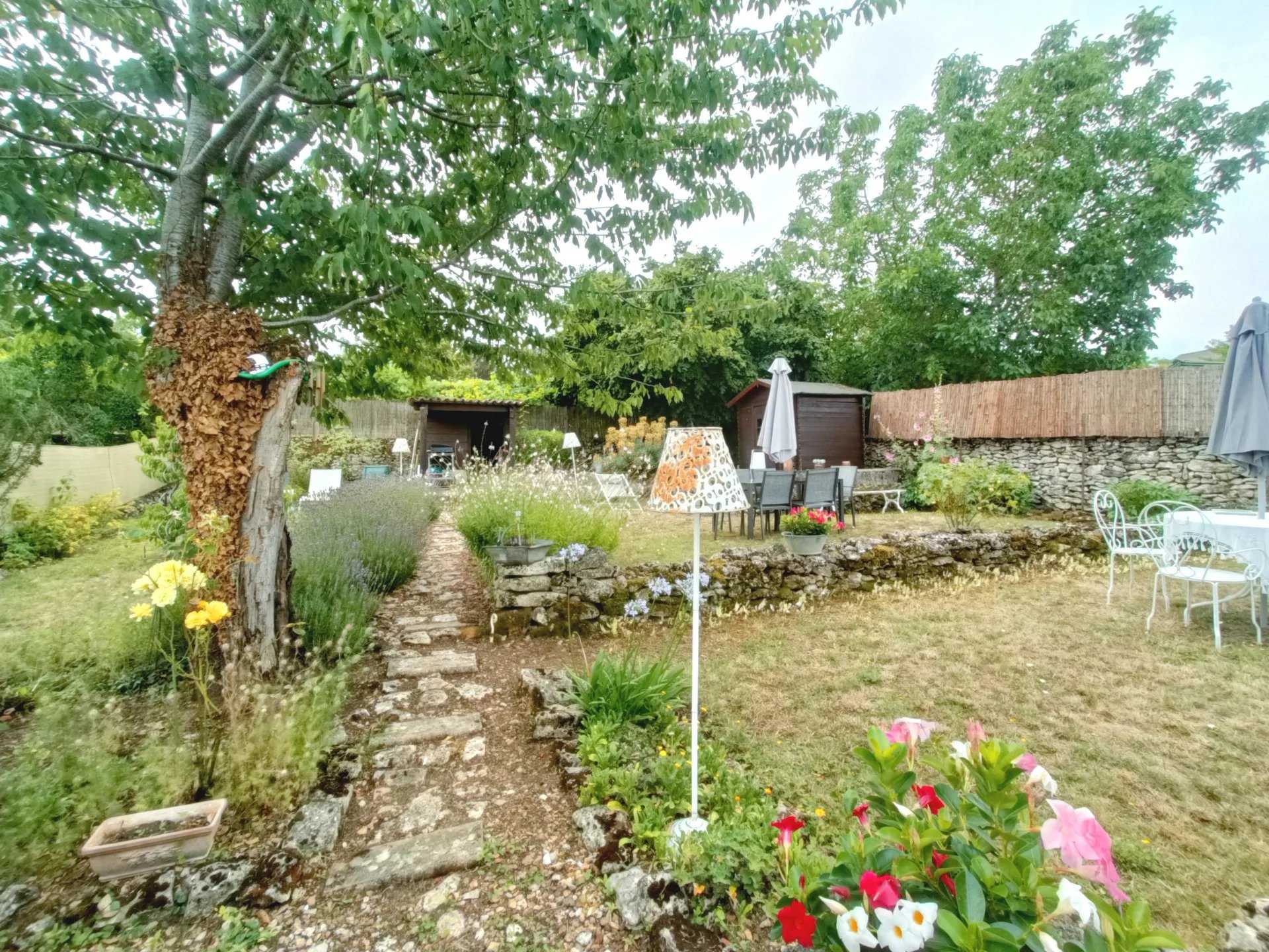 House in Latille, Nouvelle-Aquitaine 11872635