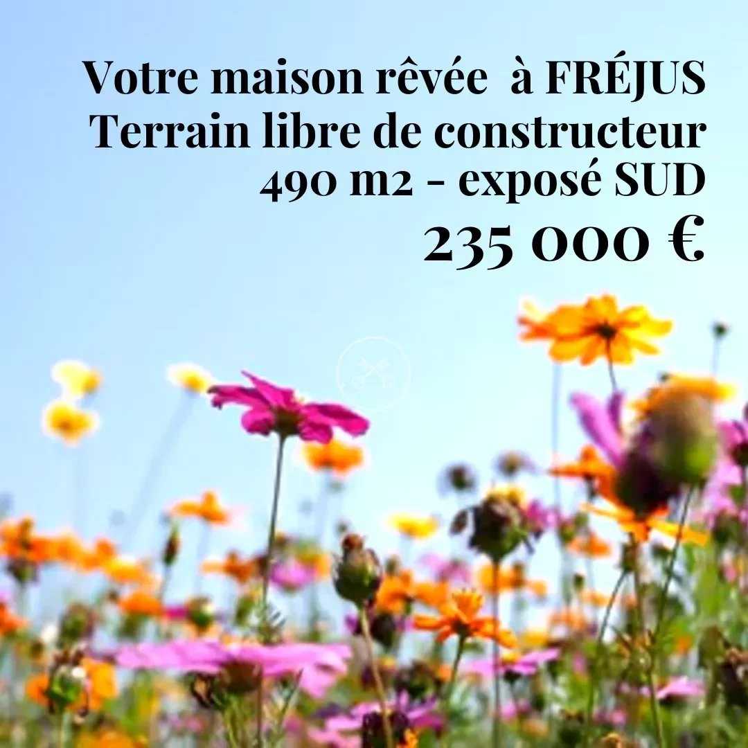 Land in Frejus, Provence-Alpes-Cote d'Azur 11872656