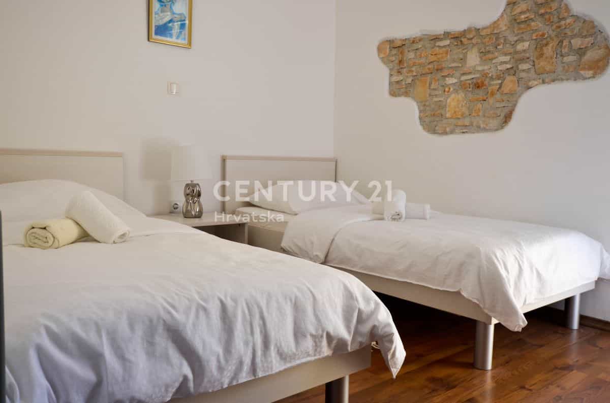 بيت في Funtana, Istria County 11872830