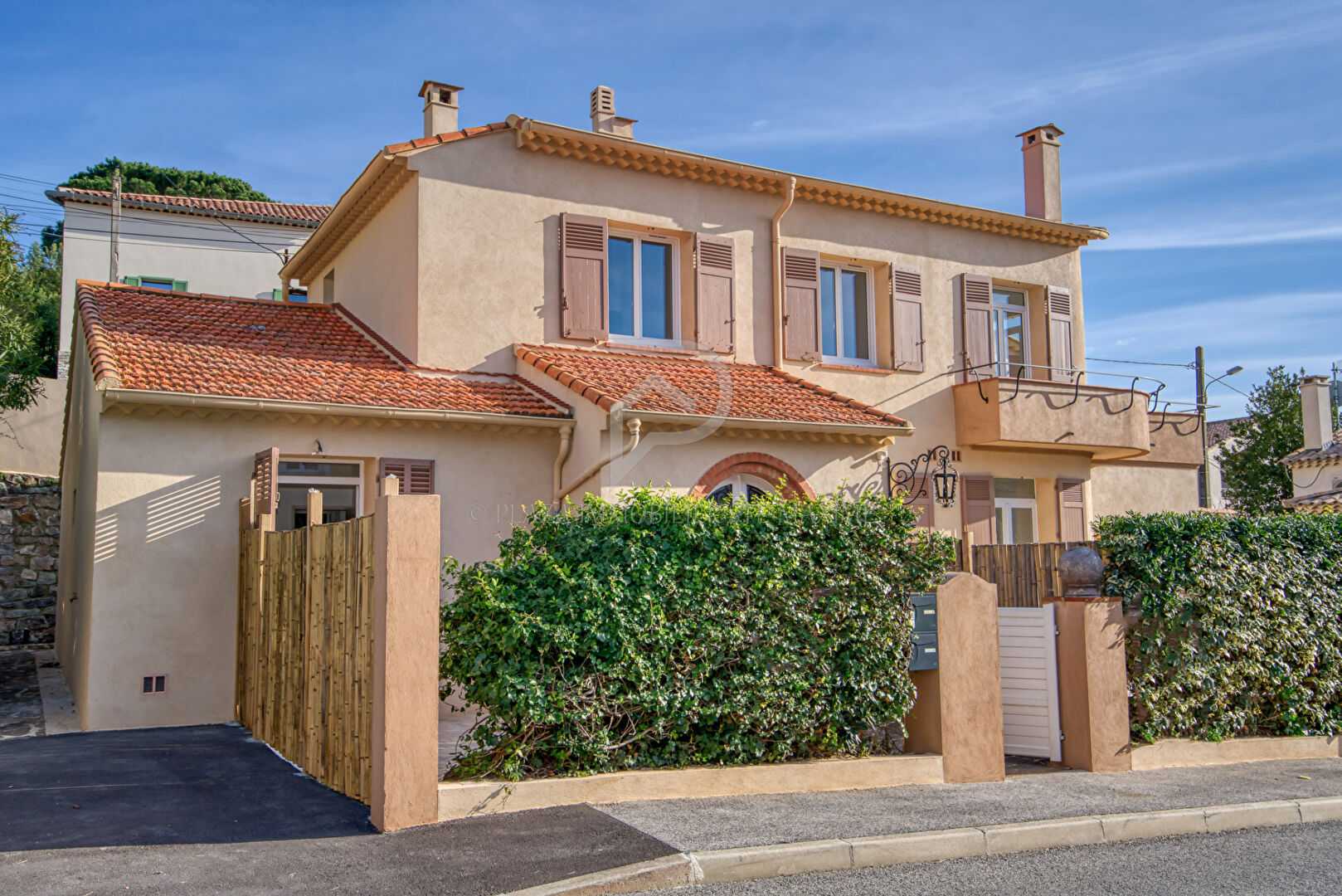 House in Sainte-Maxime, Provence-Alpes-Cote d'Azur 11873011