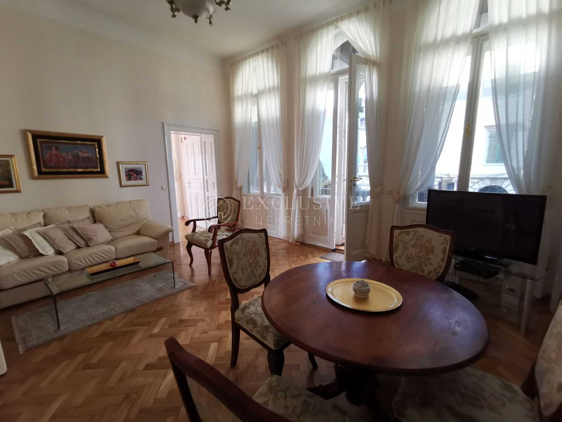 Condominium dans Opatija, Primorsko-Goranska Zupanija 11873253