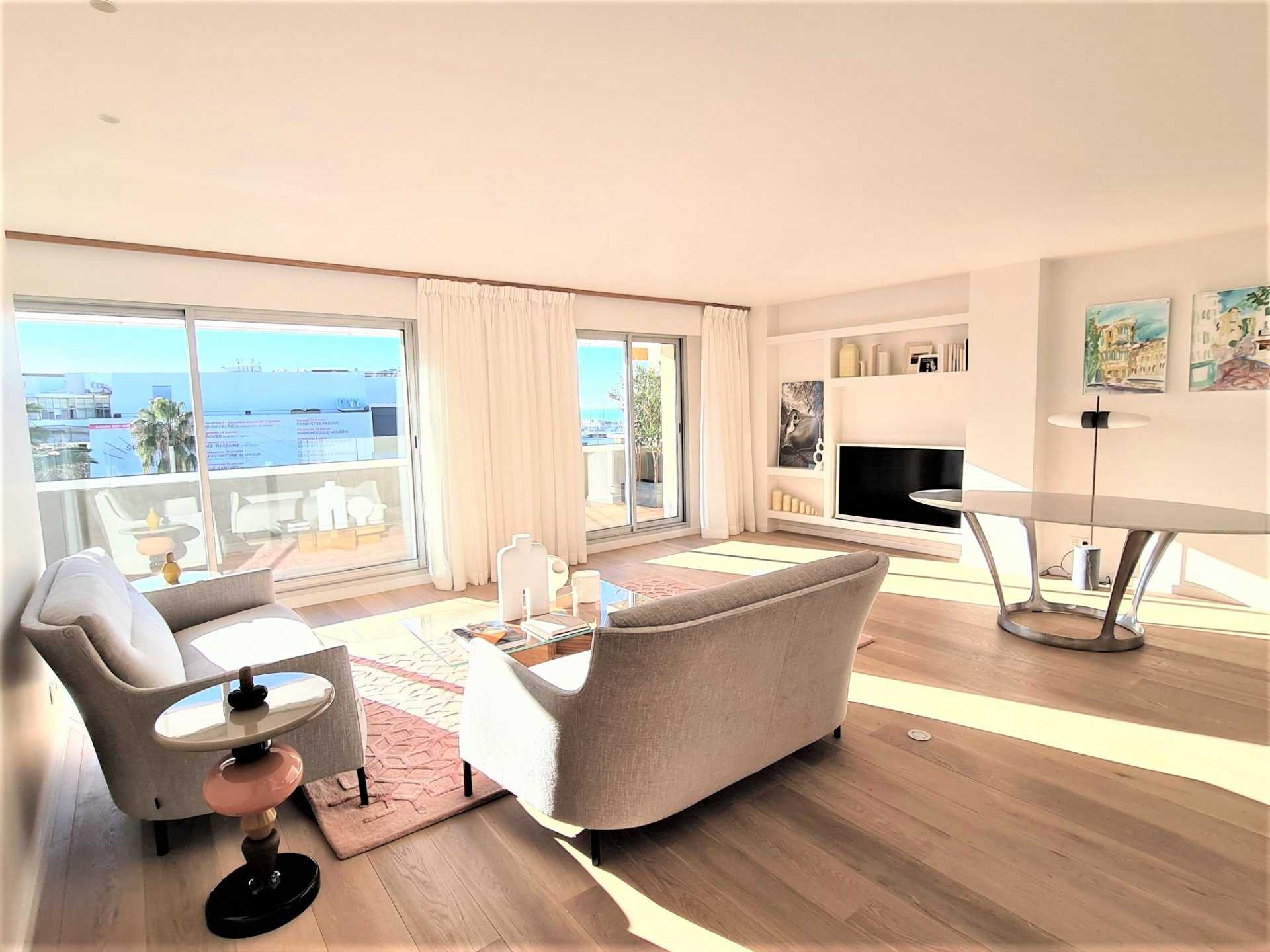 公寓 在 Cannes, Provence-Alpes-Côte d'Azur 11873839
