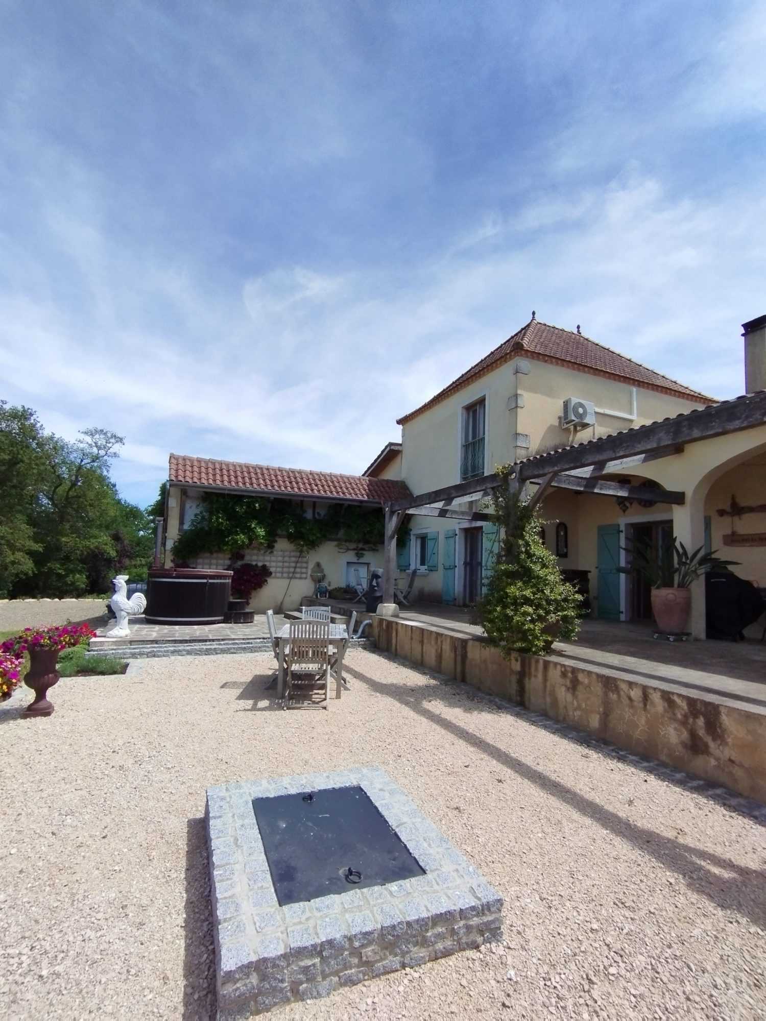 Rumah di Plaisance, Occitanie 11874748