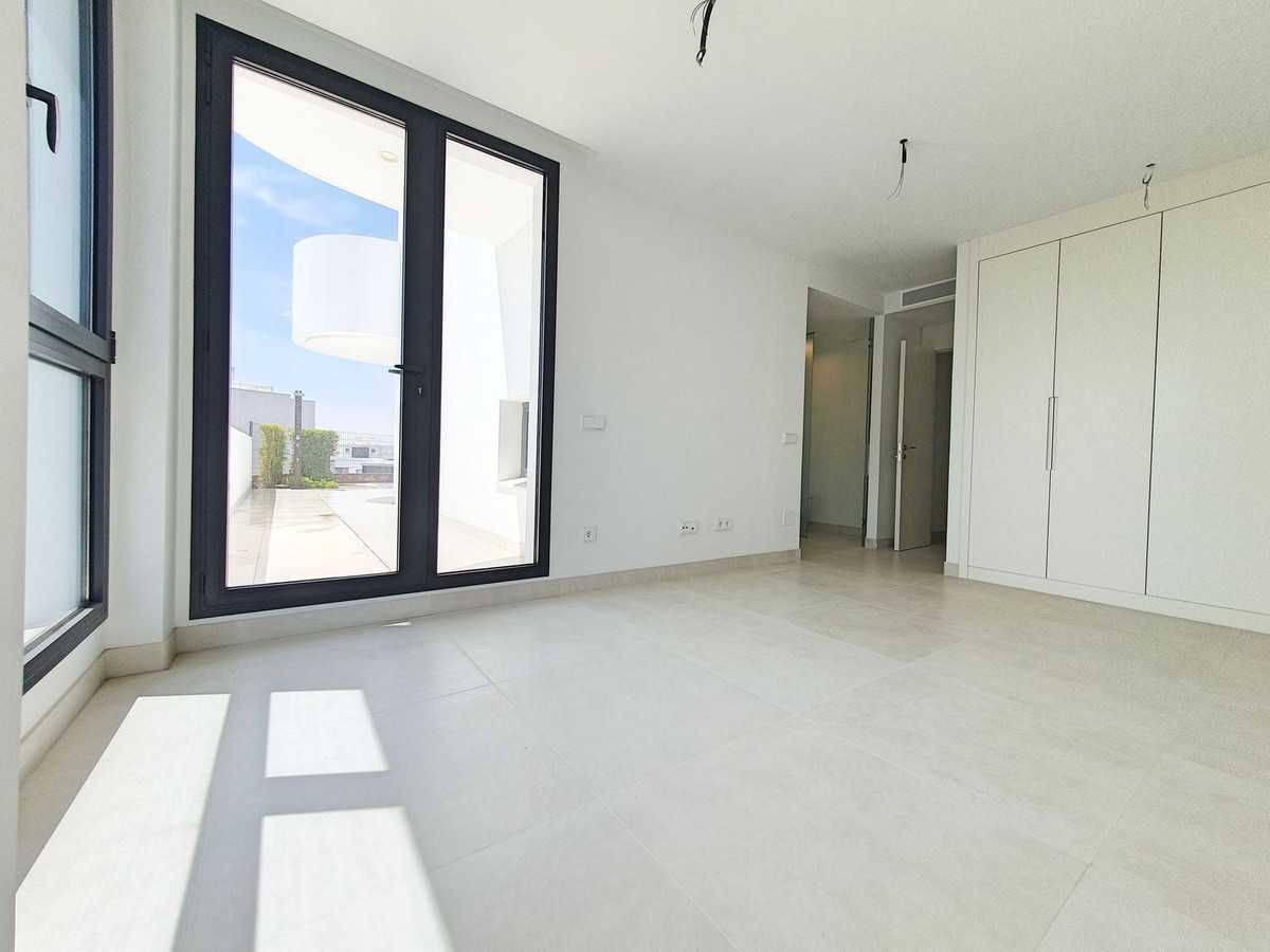 Condominium in Fuengirola, Andalusia 11875040