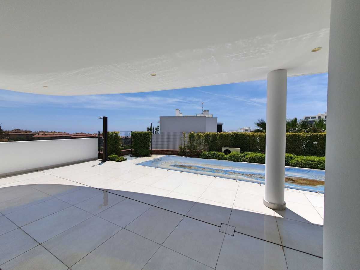 Condominium in Fuengirola, Andalusia 11875040