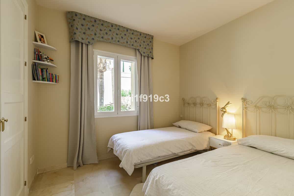 Condominium in Marbella, Andalusia 11875110