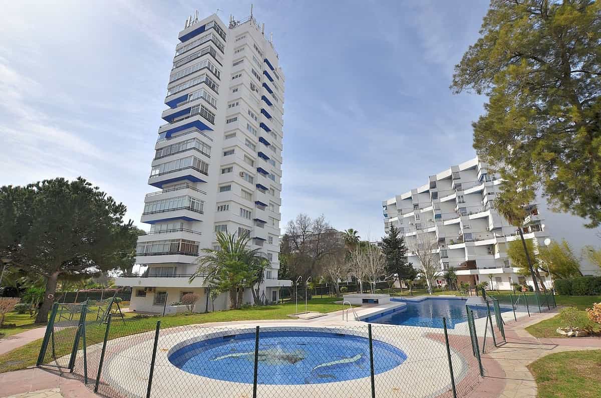 عمارات في Arroyo de la Miel, Andalusia 11875423