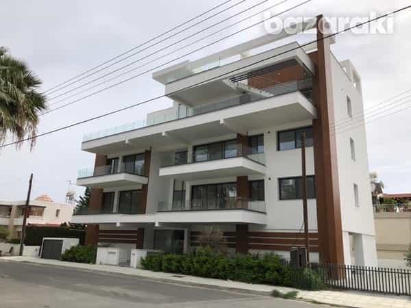 Condominium in Agios Athanasios, Lemesos 11877367
