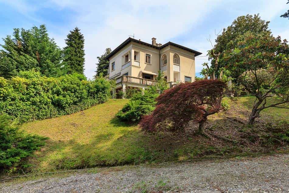House in Stresa, Piedmont 11877605