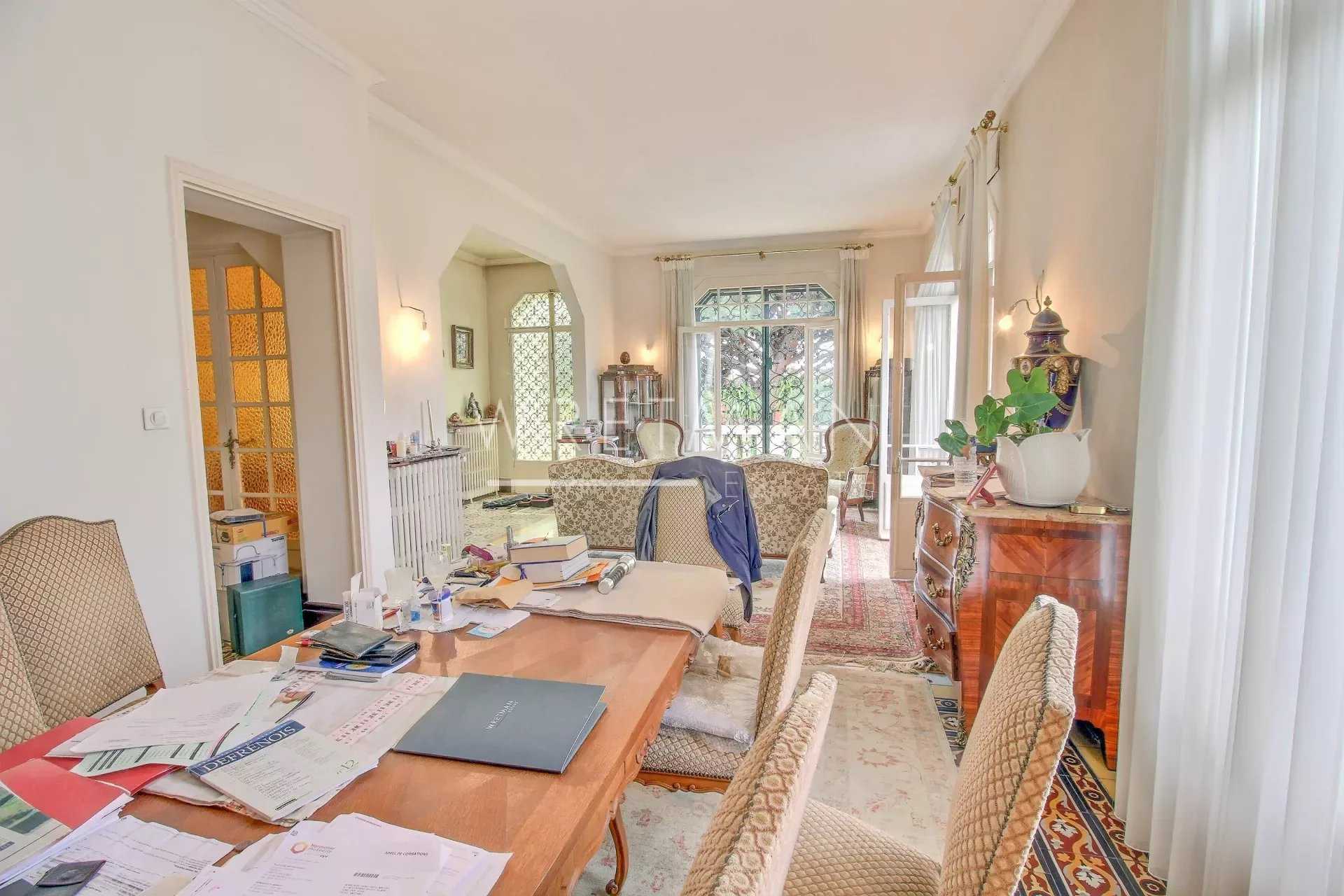 House in Antibes, Provence-Alpes-Cote d'Azur 11877637