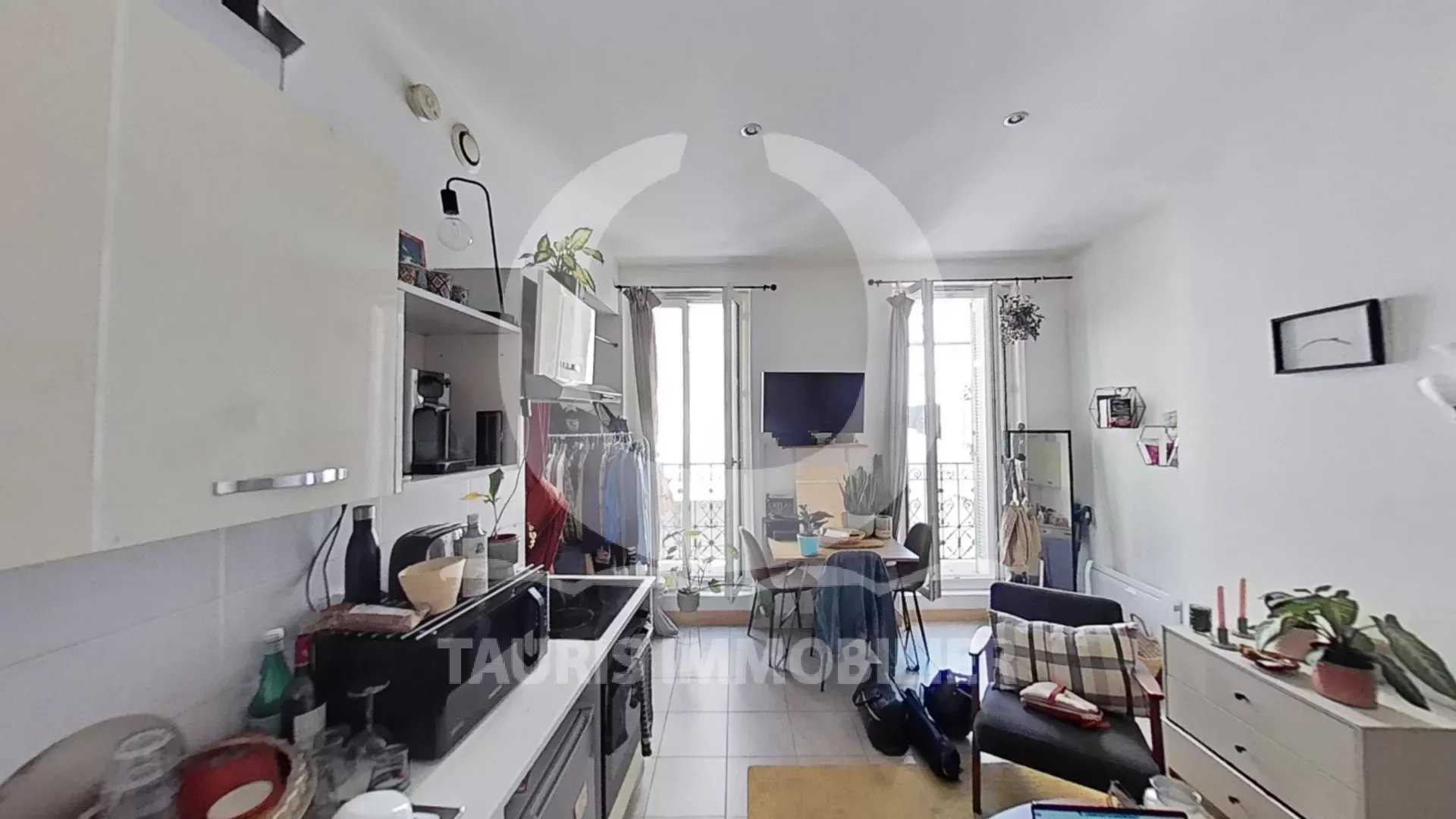 Condominium in Marseille 1er, Bouches-du-Rhône 11877672