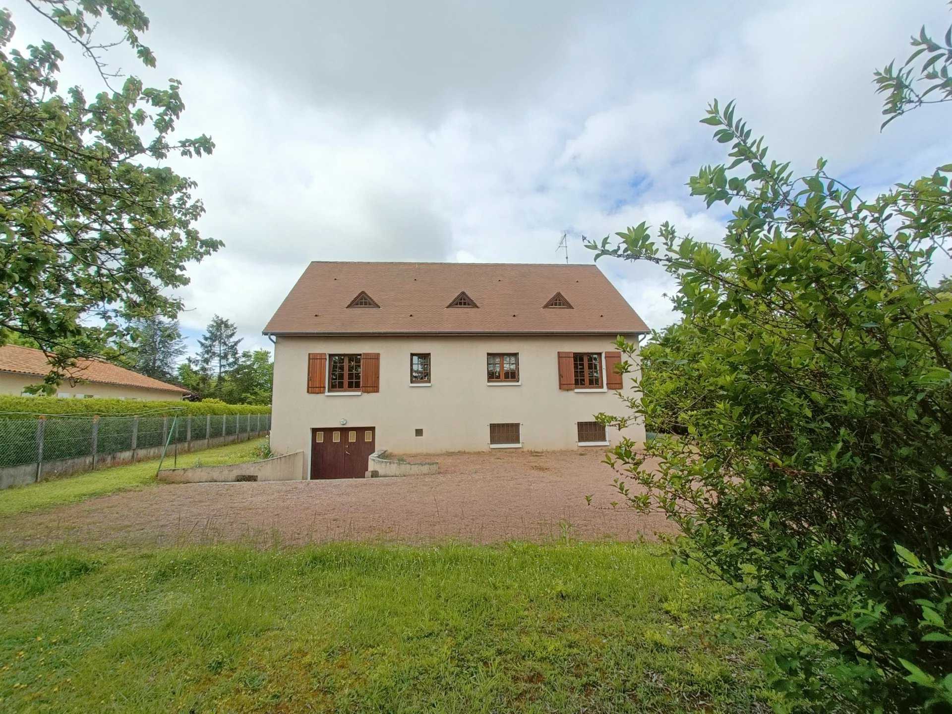 Rumah di Neuville-de-Poitou, Vienne 11877680