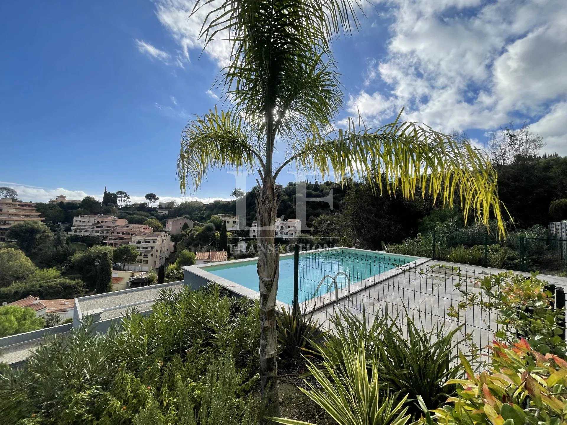 Eigentumswohnung im Cap Martin, Provence-Alpes-Côte d'Azur 11877710