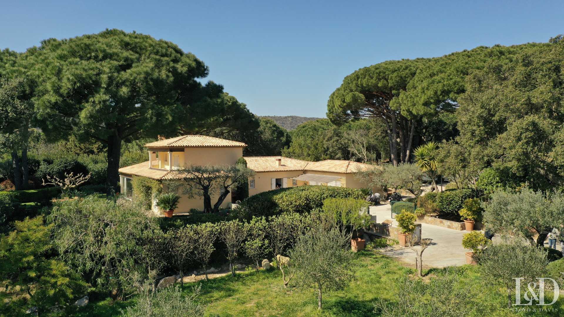 Hus i Ramatuelle, Provence-Alpes-Cote d'Azur 11878020