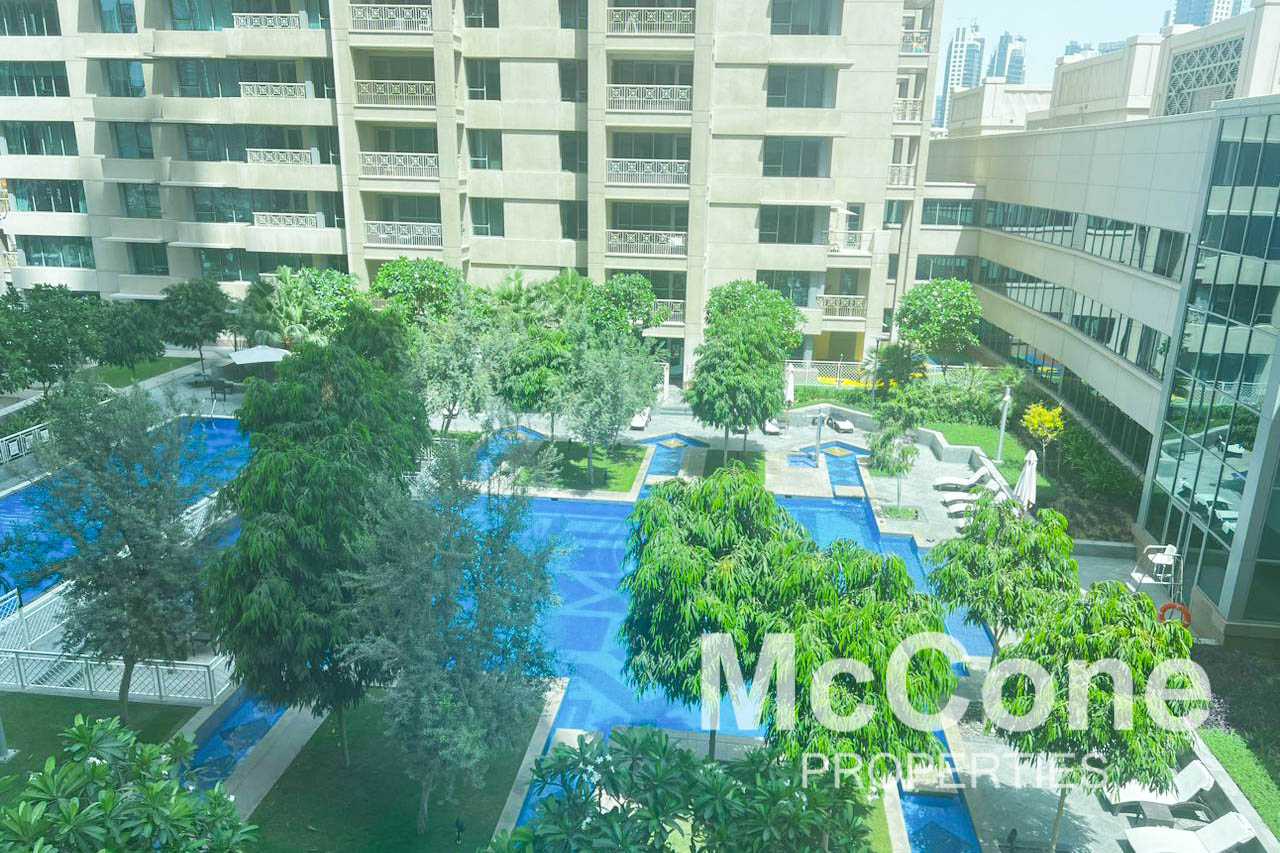 Condominium in Dubai, Dubai 11878080