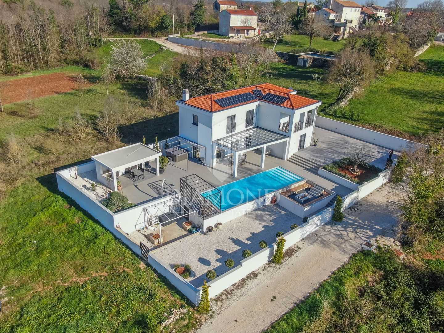 집 에 Kanfanar, Istria County 11878192