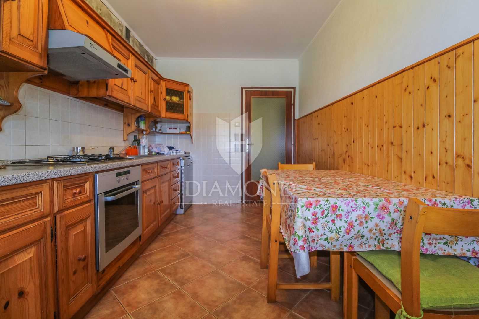 σπίτι σε Buje, Istarska Zupanija 11878277