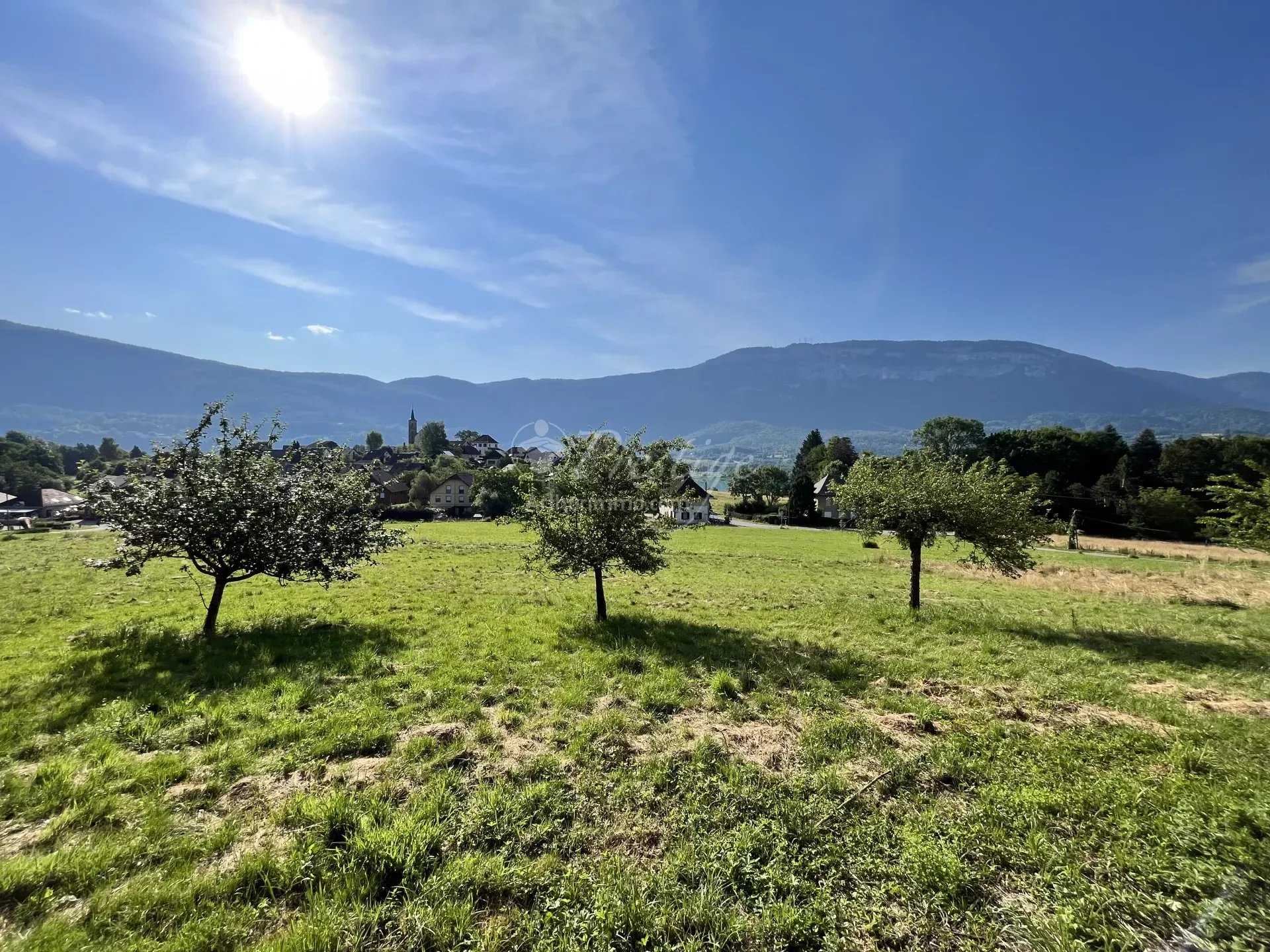 Tierra en Saint-Alban-de-Montbel, Savoie 11878411