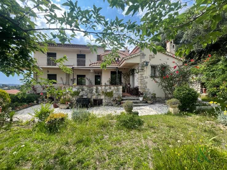 Huis in Ollioules, Provence-Alpes-Cote d'Azur 11879813