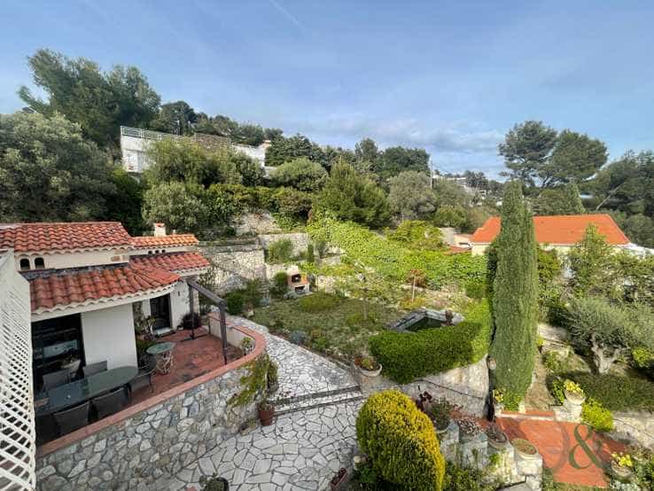 Huis in Ollioules, Provence-Alpes-Cote d'Azur 11879813