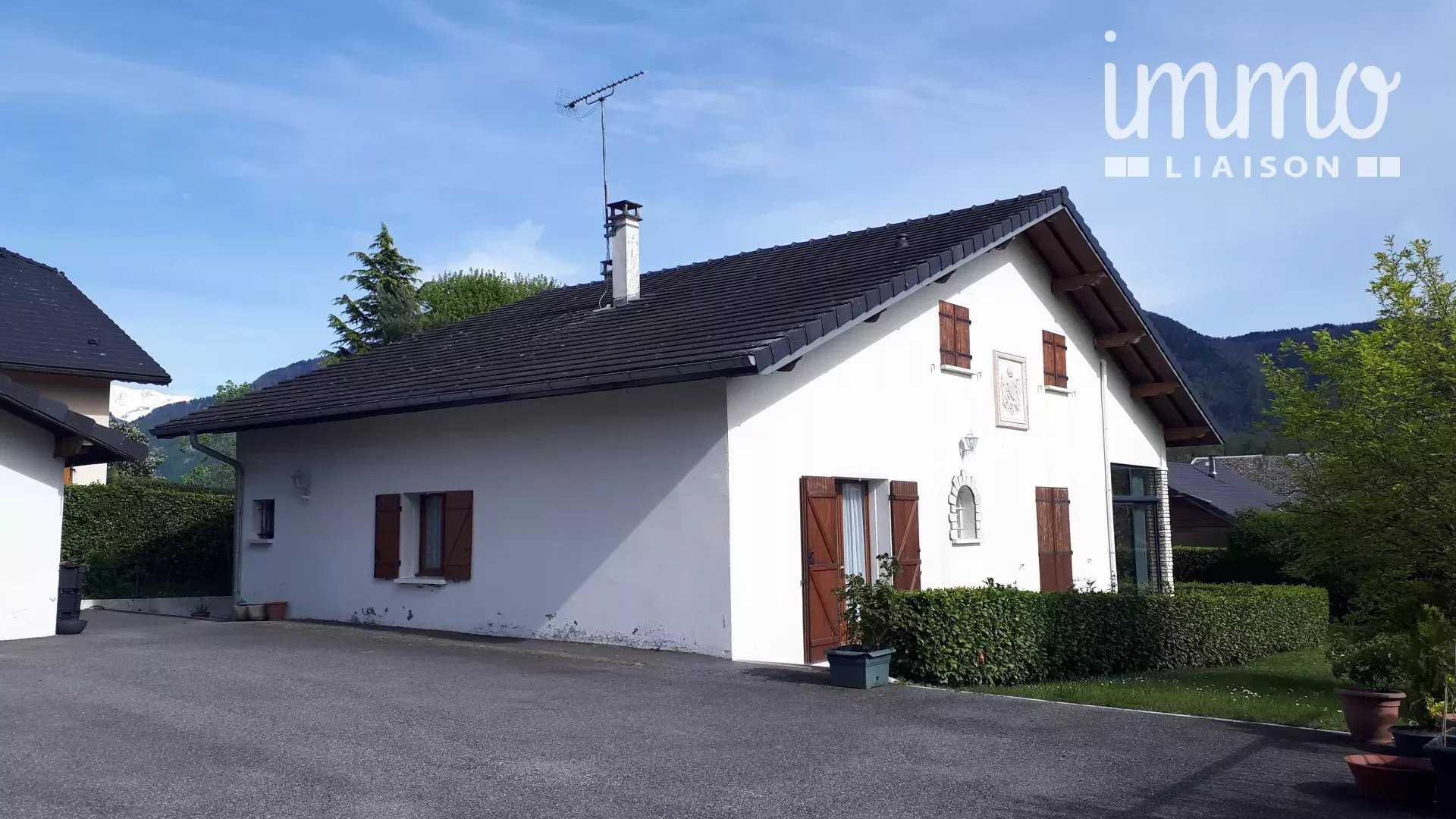 House in Betton-Bettonet, Auvergne-Rhone-Alpes 11880051