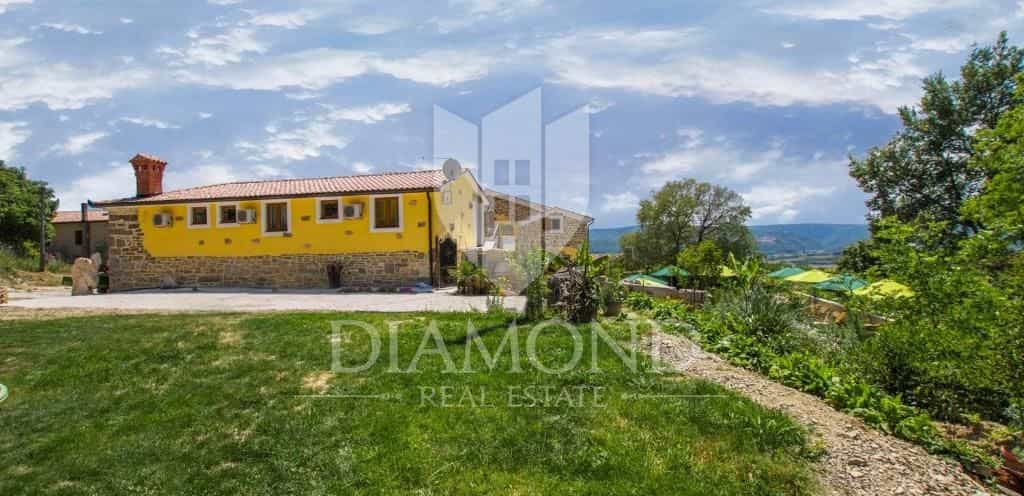 Hus i Tupljak, Istria County 11880213