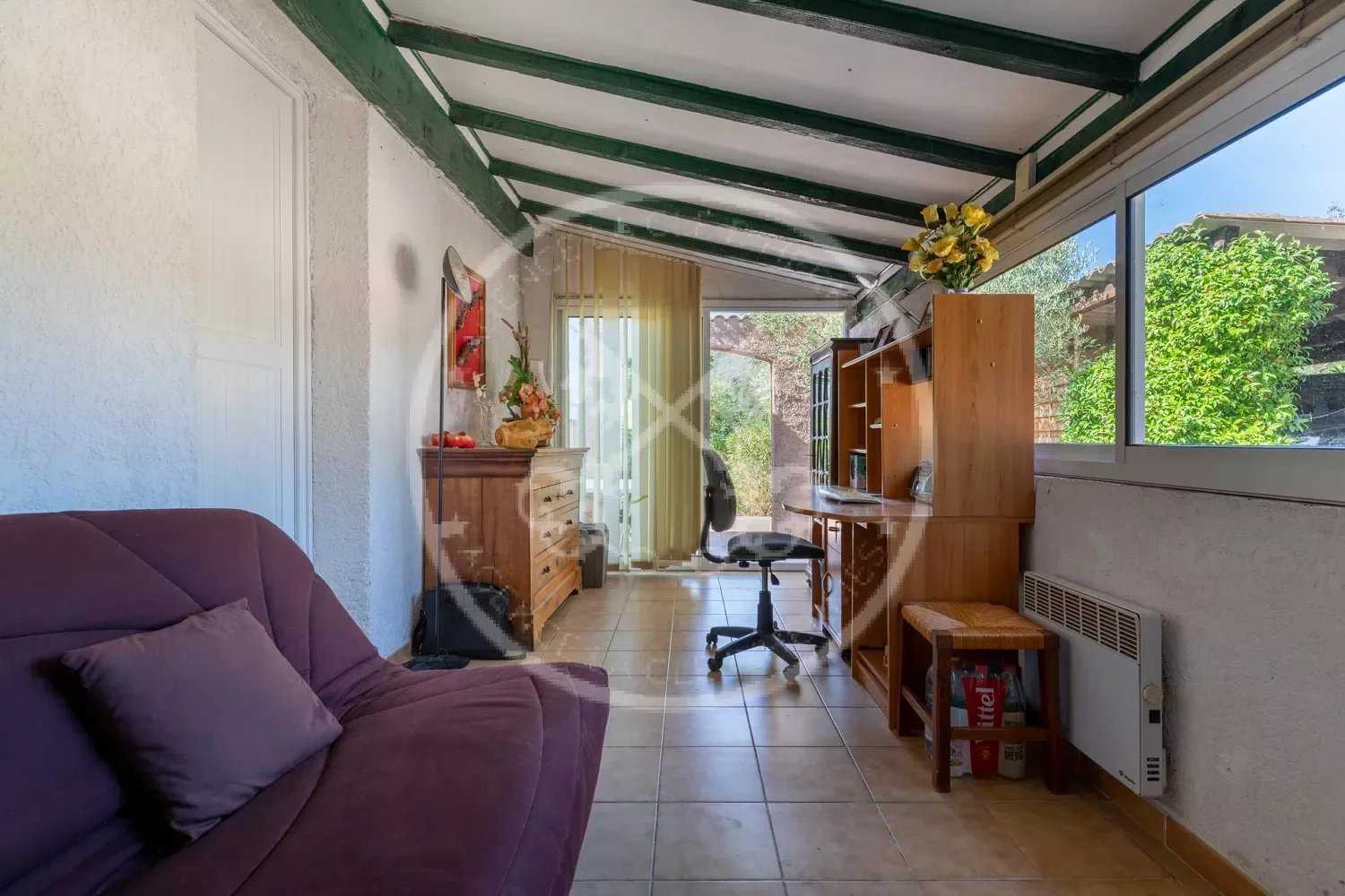 Dom w Bagnols-en-Forêt, Var 11880514