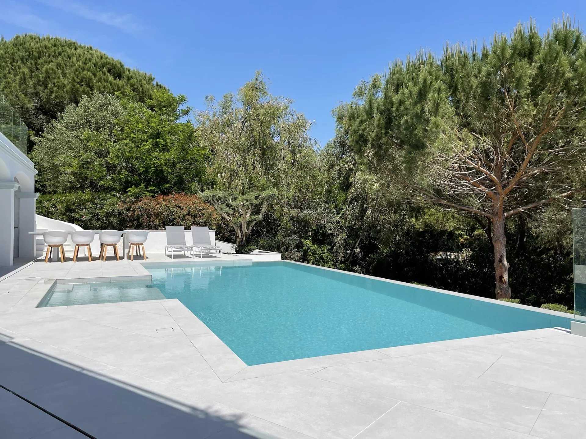 σπίτι σε Sainte-Maxime, Provence-Alpes-Côte d'Azur 11880980