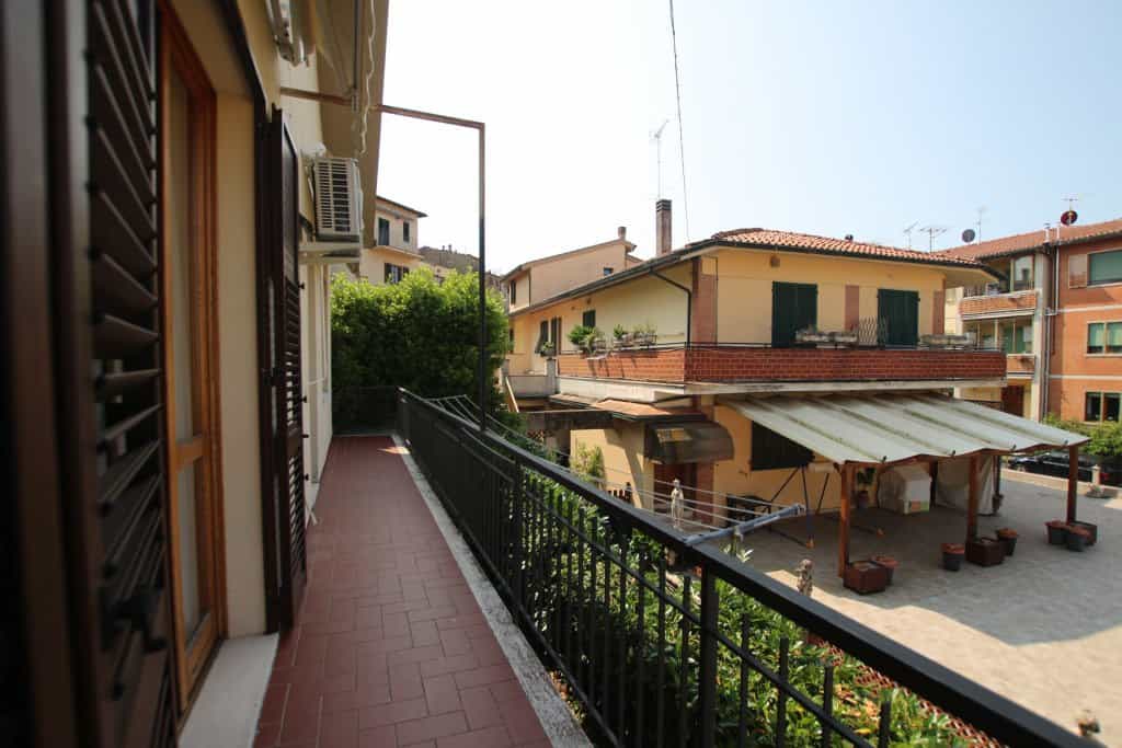 Dom w Volterra, Toskania 11880989