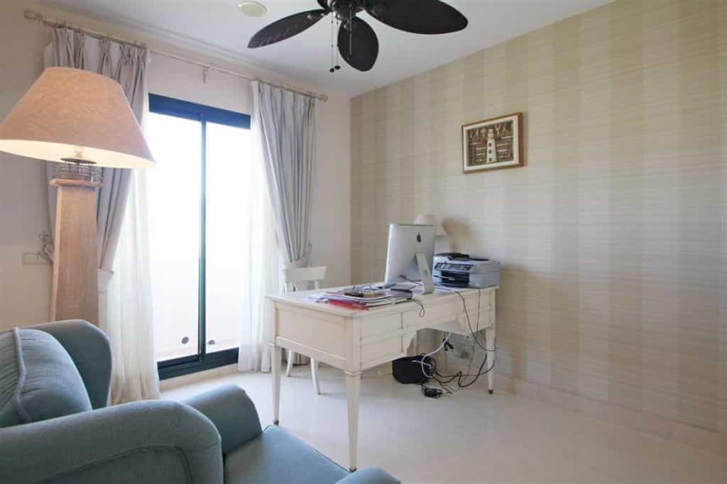 公寓 在 Benahavís, Andalucía 11881399