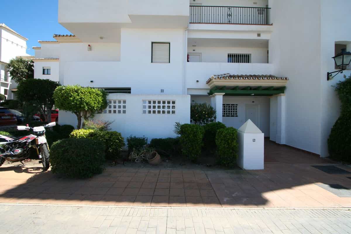 Condominium in Alhaurín el Grande, Andalusia 11881421