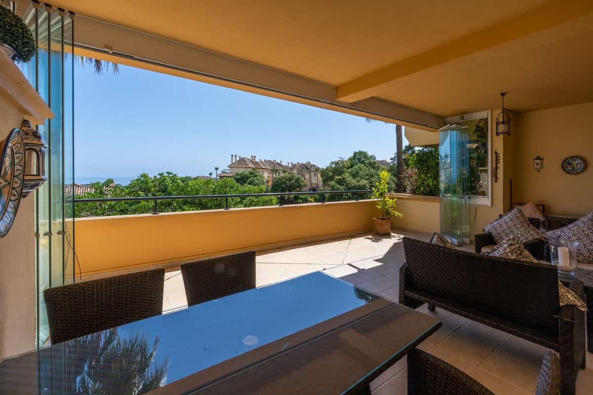 Condominium in Marbella, Andalusia 11881506