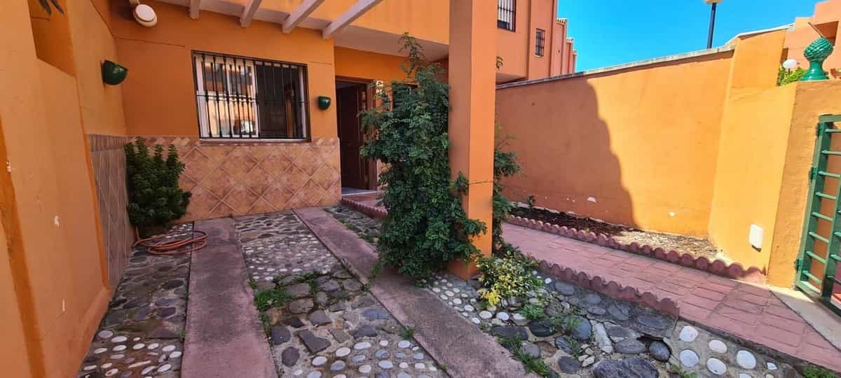 House in Benalmadena, Andalusia 11881606
