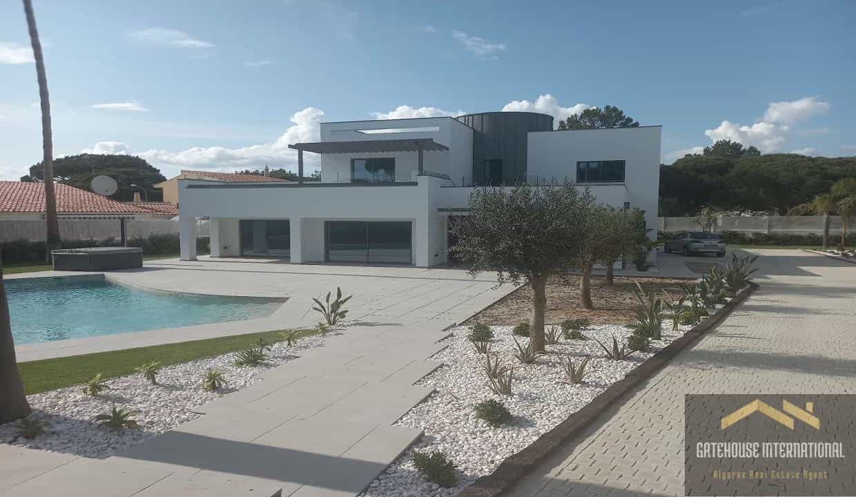 жилой дом в Quarteira, Faro 11882104