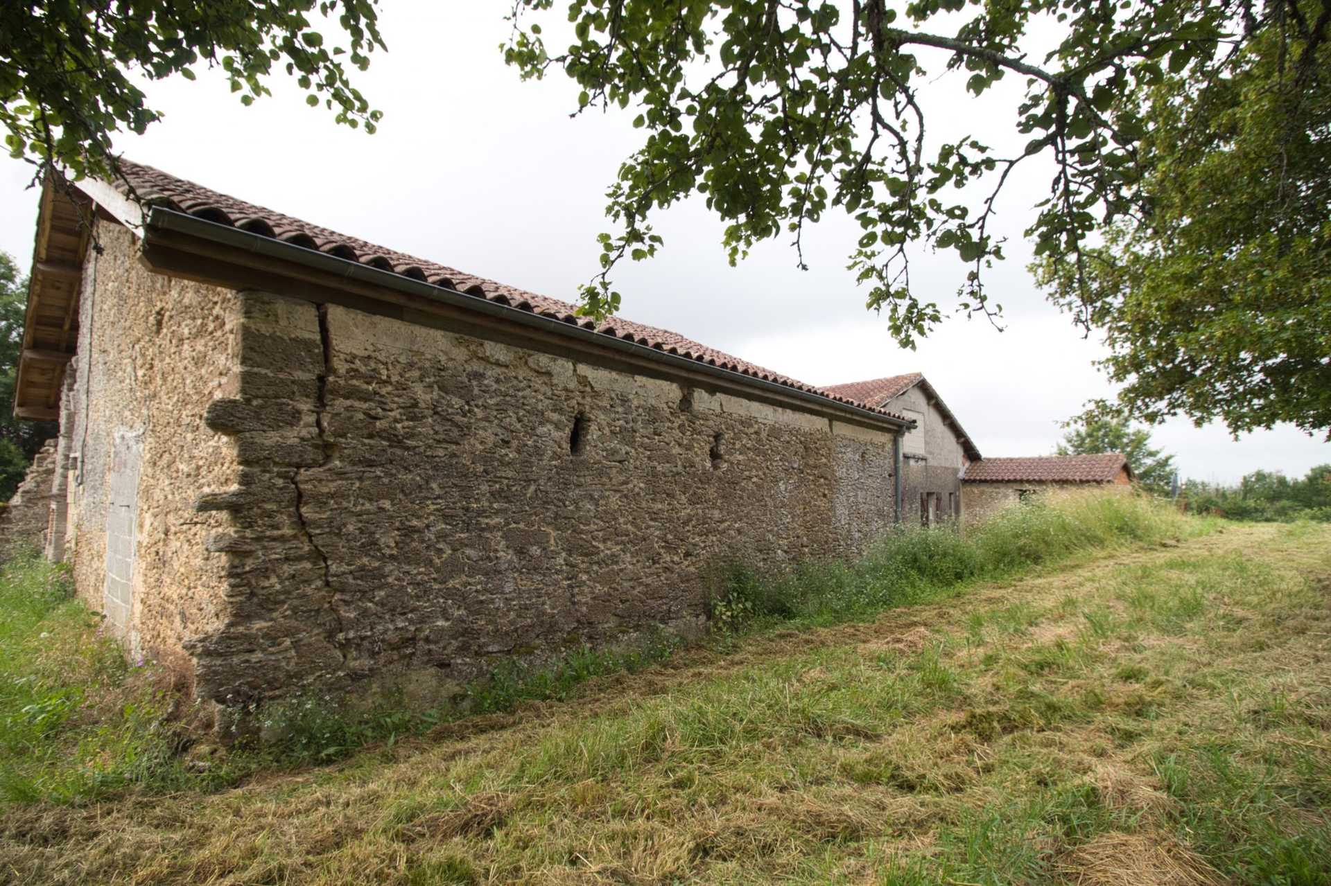 房子 在 Manciet, Occitanie 11882396