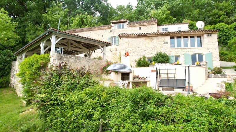 House in Laroque-Timbaut, Nouvelle-Aquitaine 11882671