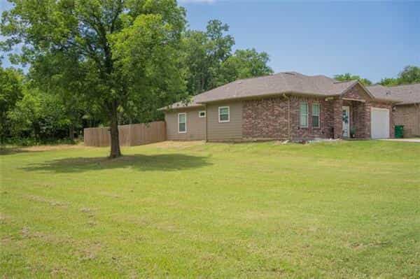 House in Greenville, Texas 11882817