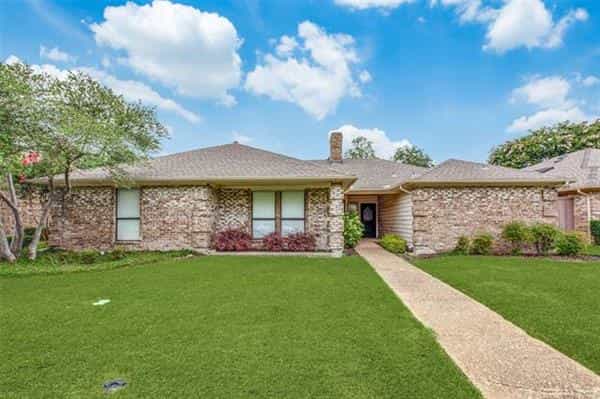 House in Addison, Texas 11882848