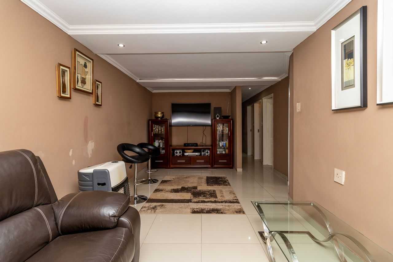 House in Soweto, Gauteng 11883449