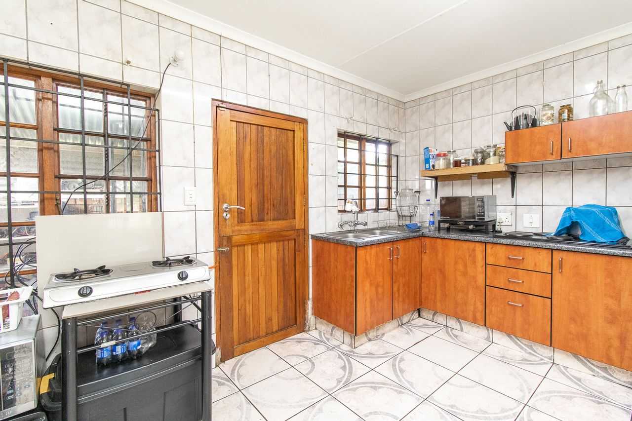 House in Midrand, Gauteng 11883480