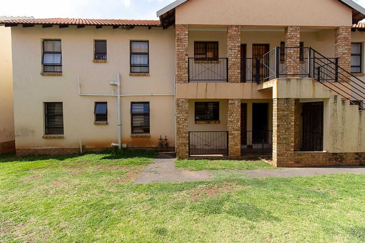 Eigentumswohnung im Roodepoort, Gauteng 11883510